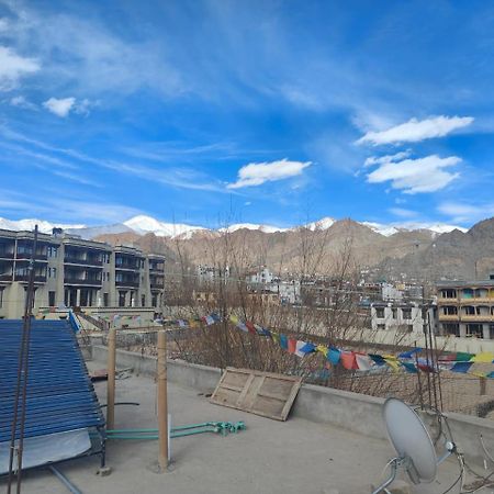 Hotel Lonchay Residency Leh Buitenkant foto