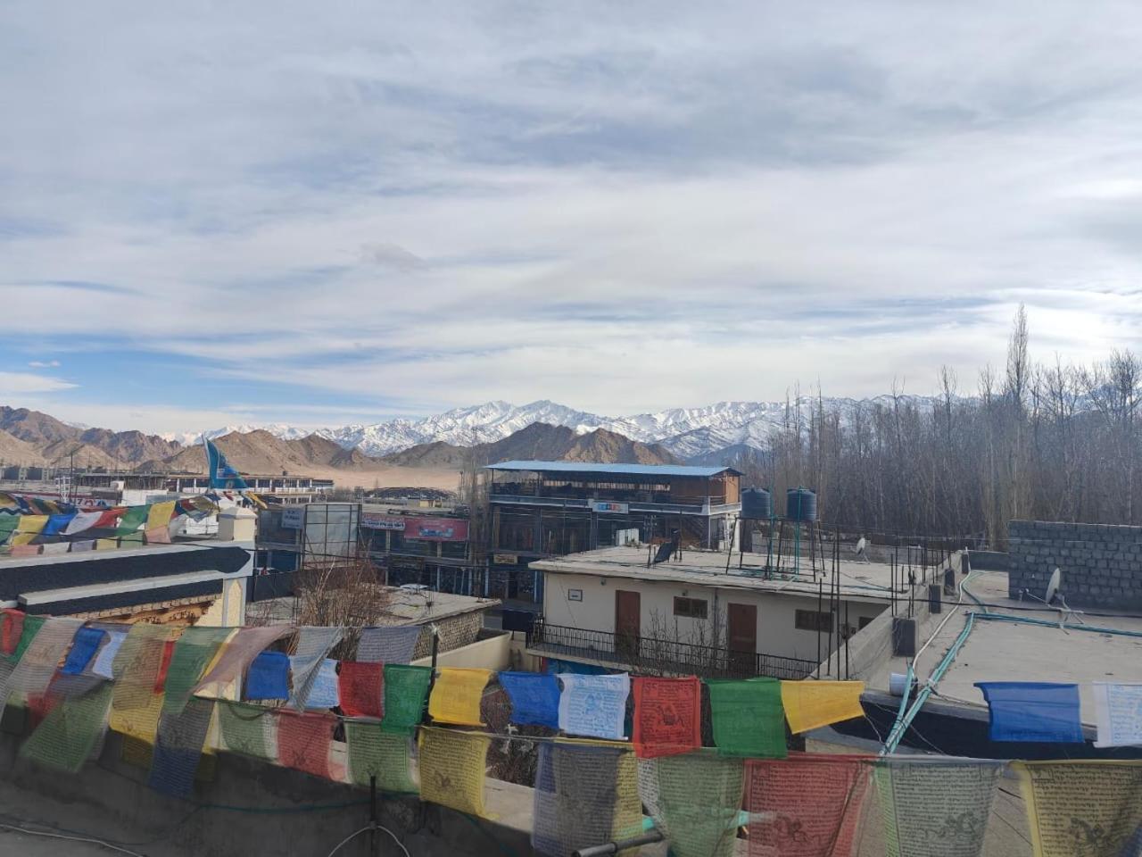 Hotel Lonchay Residency Leh Buitenkant foto
