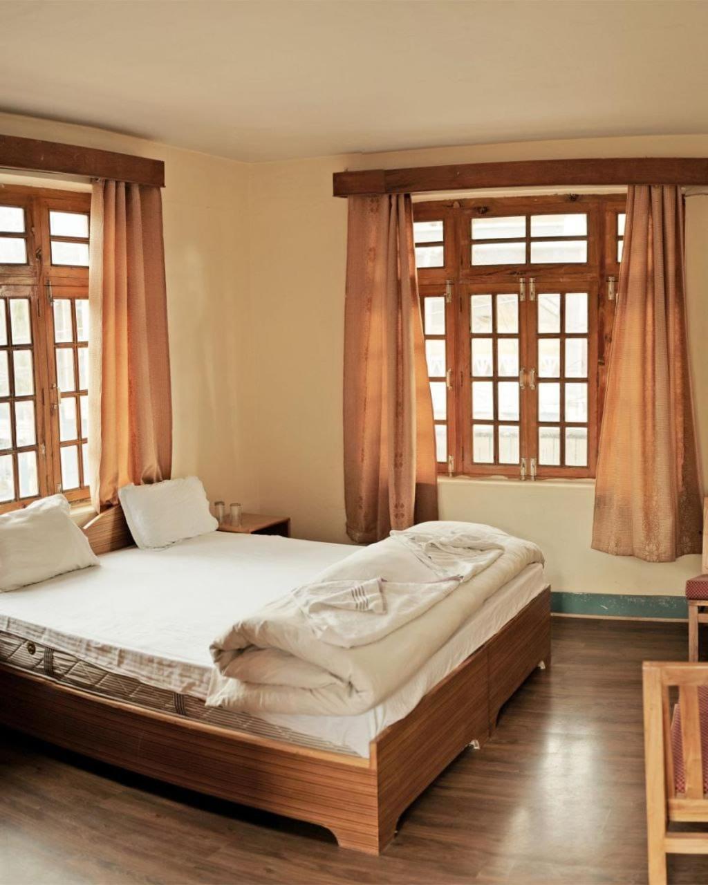 Hotel Lonchay Residency Leh Buitenkant foto