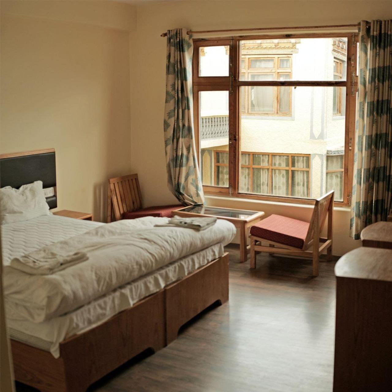 Hotel Lonchay Residency Leh Buitenkant foto