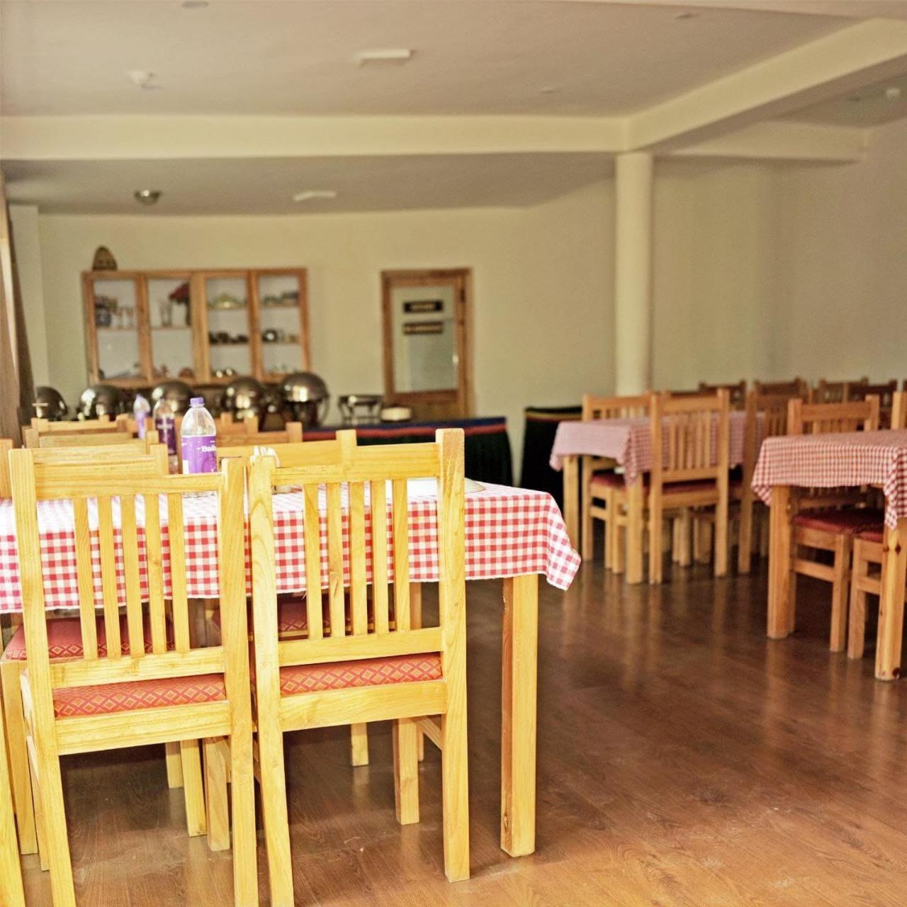 Hotel Lonchay Residency Leh Buitenkant foto