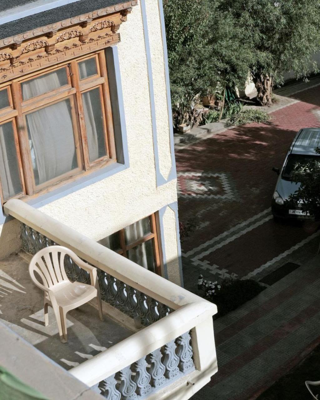 Hotel Lonchay Residency Leh Buitenkant foto
