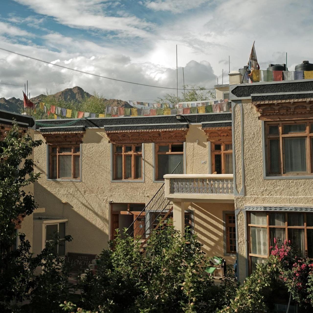Hotel Lonchay Residency Leh Buitenkant foto